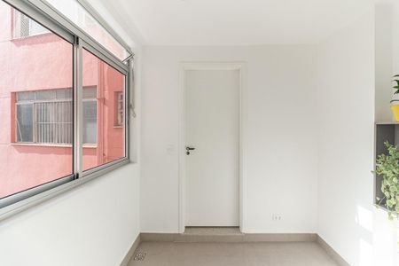Apartamento à venda com 56m², 1 quarto e sem vaga Apartamento à venda com 56m², 1 quarto e sem vagaÁrea de Serviço