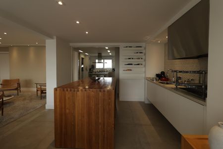 Apartamento à venda com 189m², 4 quartos e 3 vagasChurrasqueira
