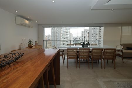 Apartamento à venda com 189m², 4 quartos e 3 vagasSala