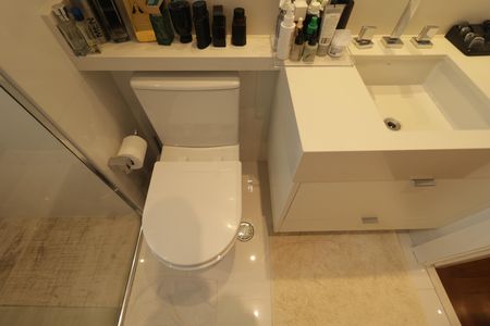 Apartamento à venda com 189m², 4 quartos e 3 vagasBanheiro da Suíte 2