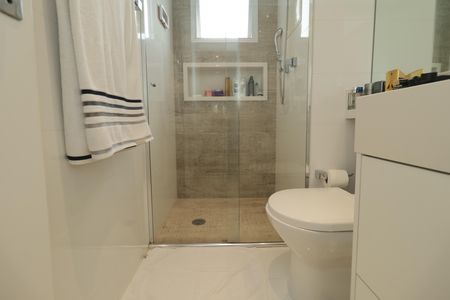 Apartamento à venda com 189m², 4 quartos e 3 vagasBanheiro da Suíte 2