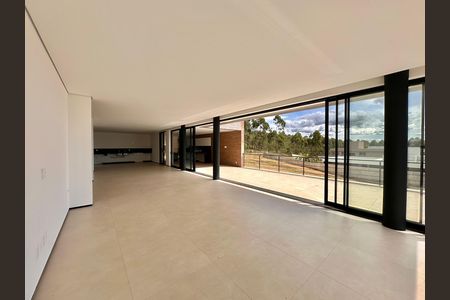 Casa de condomínio à venda com 504m², 4 quartos e 4 vagas