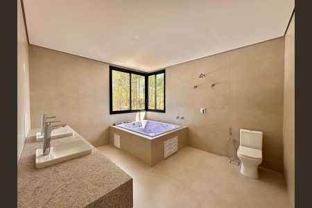 Casa de condomínio à venda com 504m², 4 quartos e 4 vagas