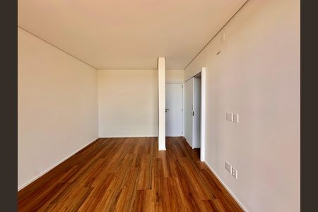 Casa de condomínio à venda com 504m², 4 quartos e 4 vagas