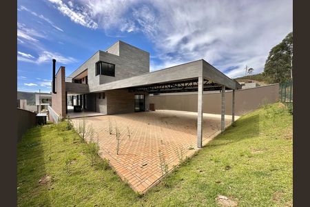Casa de condomínio à venda com 504m², 4 quartos e 4 vagas