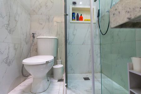 Casa de condomínio à venda com 129m², 3 quartos e 2 vagas Casa de condomínio à venda com 129m², 3 quartos e 2 vagasBanheiro 1