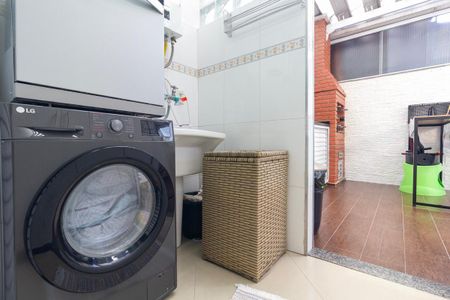 Casa de condomínio à venda com 129m², 3 quartos e 2 vagas Casa de condomínio à venda com 129m², 3 quartos e 2 vagasÁrea de Serviço
