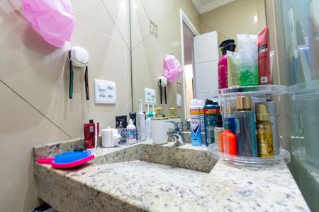 Casa de condomínio à venda com 129m², 3 quartos e 2 vagas Casa de condomínio à venda com 129m², 3 quartos e 2 vagasBanheiro 2