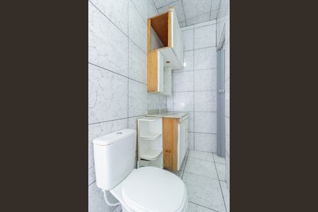 Banheiro de apartamento para alugar com 1 quarto, 35m² em Vila Zat, São Paulo