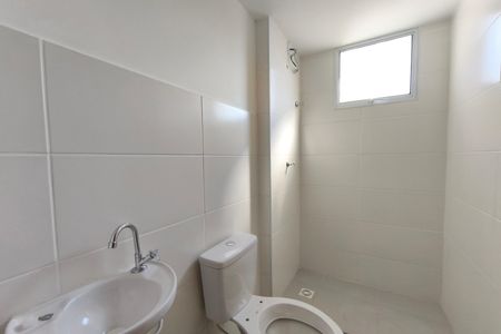 Banheiro de apartamento à venda com 2 quartos, 44m² em Jardim Capivari, Campinas
