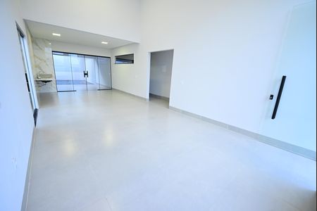 Casa à venda com 170m², 3 quartos e 4 vagas