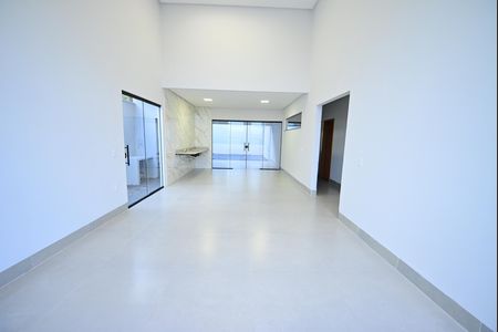 Casa à venda com 170m², 3 quartos e 4 vagas