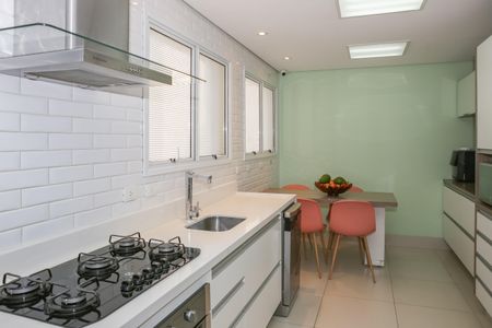 Apartamento para alugar com 156m², 3 quartos e 3 vagas Apartamento para alugar com 156m², 3 quartos e 3 vagasCozinha