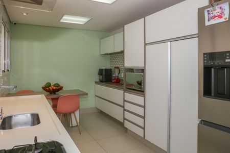 Apartamento para alugar com 156m², 3 quartos e 3 vagas Apartamento para alugar com 156m², 3 quartos e 3 vagasCozinha