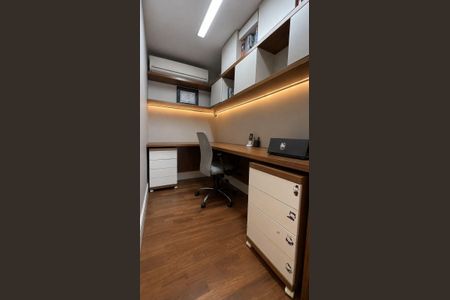 Apartamento para alugar com 156m², 3 quartos e 3 vagas Apartamento para alugar com 156m², 3 quartos e 3 vagasEscritório