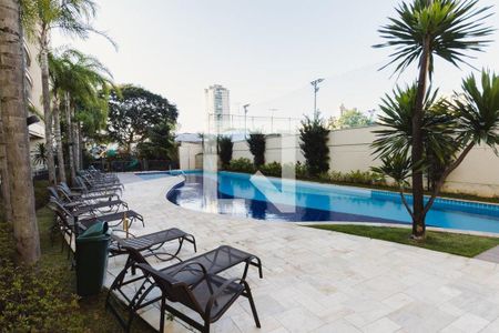 Apartamento para alugar com 156m², 3 quartos e 3 vagas Apartamento para alugar com 156m², 3 quartos e 3 vagasÁrea comum - Piscina
