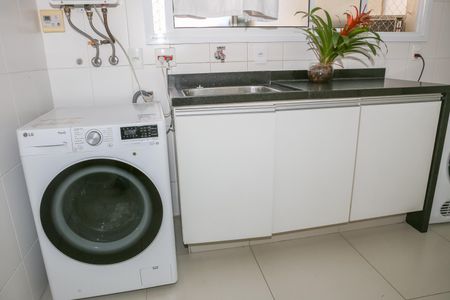 Apartamento para alugar com 156m², 3 quartos e 3 vagas Apartamento para alugar com 156m², 3 quartos e 3 vagasÁrea de Serviço