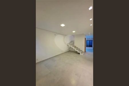 Casa à venda com 3 quartos, 100m² em Vila Gumercindo, São Paulo