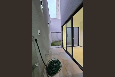 Casa à venda com 3 quartos, 100m² em Vila Gumercindo, São Paulo
