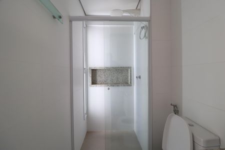 Apartamento para alugar com 175m², 4 quartos e 3 vagasBanheiro do Quarto 2