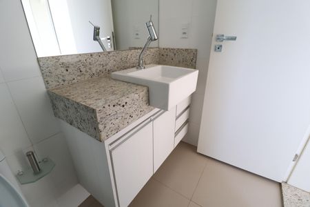 Apartamento para alugar com 175m², 4 quartos e 3 vagasBanheiro do Quarto 2