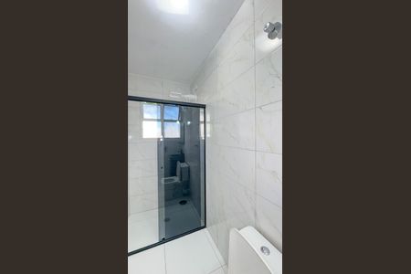 Casa à venda com 170m², 3 quartos e 2 vagasBanheiro
