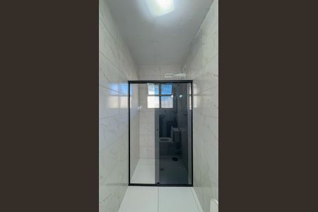 Casa à venda com 170m², 3 quartos e 2 vagasBanheiro
