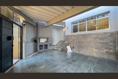 Casa à venda com 170m², 3 quartos e 2 vagasGaragem