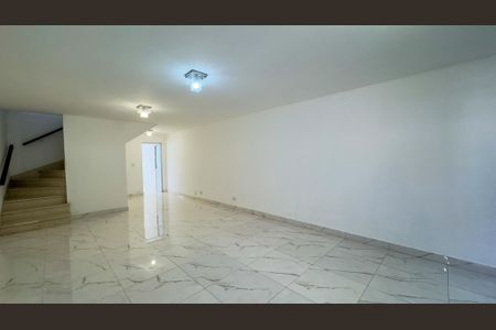 Casa à venda com 170m², 3 quartos e 2 vagasSala