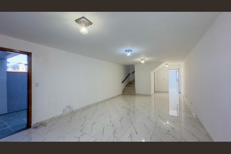 Casa à venda com 170m², 3 quartos e 2 vagasSala