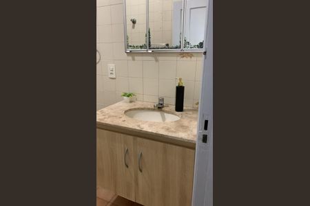 Banheiro de apartamento para alugar com 1 quarto, 40m² em José Menino, Santos