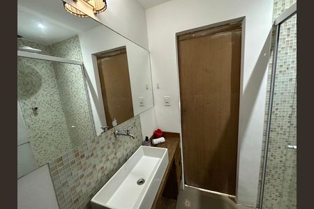 Apartamento para alugar com 110m², 2 quartos e 1 vaga Apartamento para alugar com 110m², 2 quartos e 1 vagaBanheiro da Suíte 1