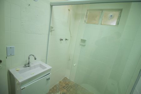 Banheiro de apartamento para alugar com 2 quartos, 57m² em Alto da Mooca, São Paulo