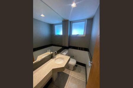 Apartamento para alugar com 180m², 4 quartos e 3 vagas Apartamento para alugar com 180m², 4 quartos e 3 vagasBanheiro da Suíte 2
