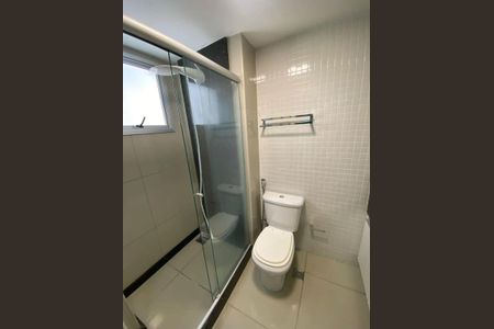 Apartamento para alugar com 180m², 4 quartos e 3 vagas Apartamento para alugar com 180m², 4 quartos e 3 vagasBanheiro da Suíte 1