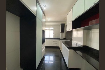 Apartamento para alugar com 180m², 4 quartos e 3 vagas Apartamento para alugar com 180m², 4 quartos e 3 vagasCozinha