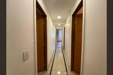 Apartamento para alugar com 180m², 4 quartos e 3 vagas Apartamento para alugar com 180m², 4 quartos e 3 vagasCorredor