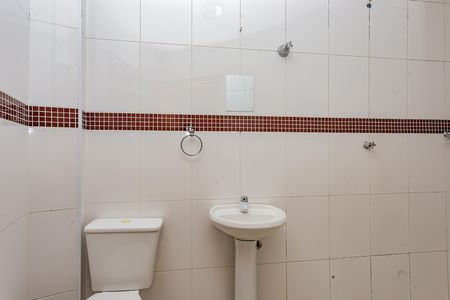 Banheiro da Suíte de casa para alugar com 2 quartos, 79m² em Vila Moinho Velho, São Paulo