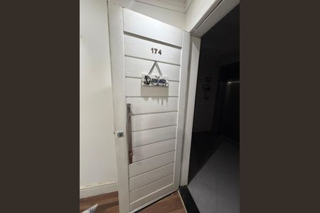 Porta de entrada de apartamento para alugar com 1 quarto, 74m² em José Menino, Santos