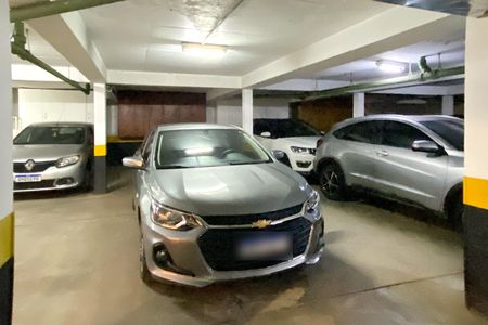Apartamento à venda com 240m², 4 quartos e 2 vagas Apartamento à venda com 240m², 4 quartos e 2 vagasVagas