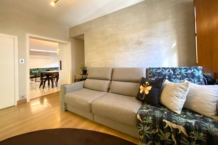 Apartamento à venda com 240m², 4 quartos e 2 vagas Apartamento à venda com 240m², 4 quartos e 2 vagasSala de Estar