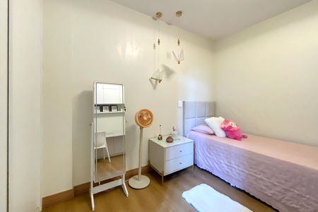 Apartamento à venda com 240m², 4 quartos e 2 vagas Apartamento à venda com 240m², 4 quartos e 2 vagasQuarto 3
