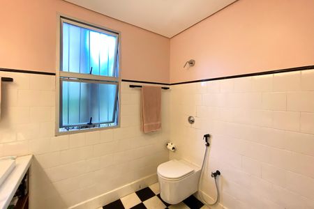 Apartamento à venda com 240m², 4 quartos e 2 vagas Apartamento à venda com 240m², 4 quartos e 2 vagasBanheiro