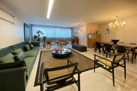 Apartamento à venda com 4 quartos, 240m² em Santo Antônio, Belo Horizonte