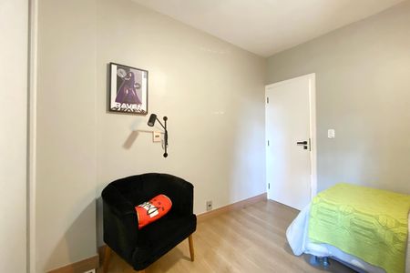 Apartamento à venda com 240m², 4 quartos e 2 vagas Apartamento à venda com 240m², 4 quartos e 2 vagasQuarto 4