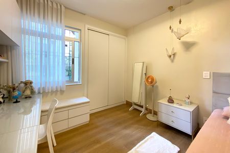 Apartamento à venda com 240m², 4 quartos e 2 vagas Apartamento à venda com 240m², 4 quartos e 2 vagasQuarto 3