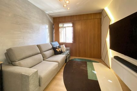 Apartamento à venda com 240m², 4 quartos e 2 vagas Apartamento à venda com 240m², 4 quartos e 2 vagasSala de Estar