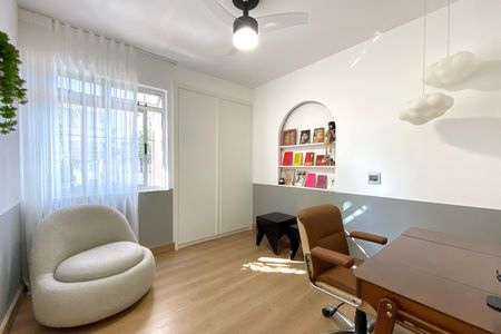 Apartamento à venda com 240m², 4 quartos e 2 vagas Apartamento à venda com 240m², 4 quartos e 2 vagasQuarto 2