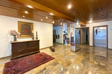 Apartamento à venda com 240m², 4 quartos e 2 vagas Apartamento à venda com 240m², 4 quartos e 2 vagasÁrea comum