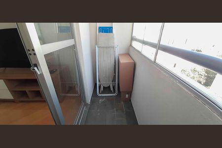Sacada de apartamento para alugar com 3 quartos, 64m² em Vila Yara, Osasco